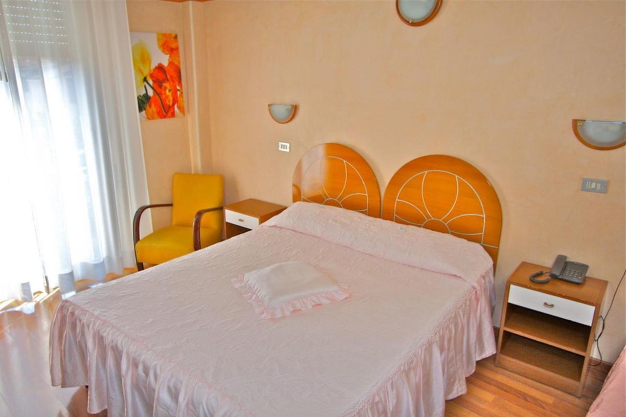 Hotel Britannia Rimini Marina Centro الغرفة الصورة