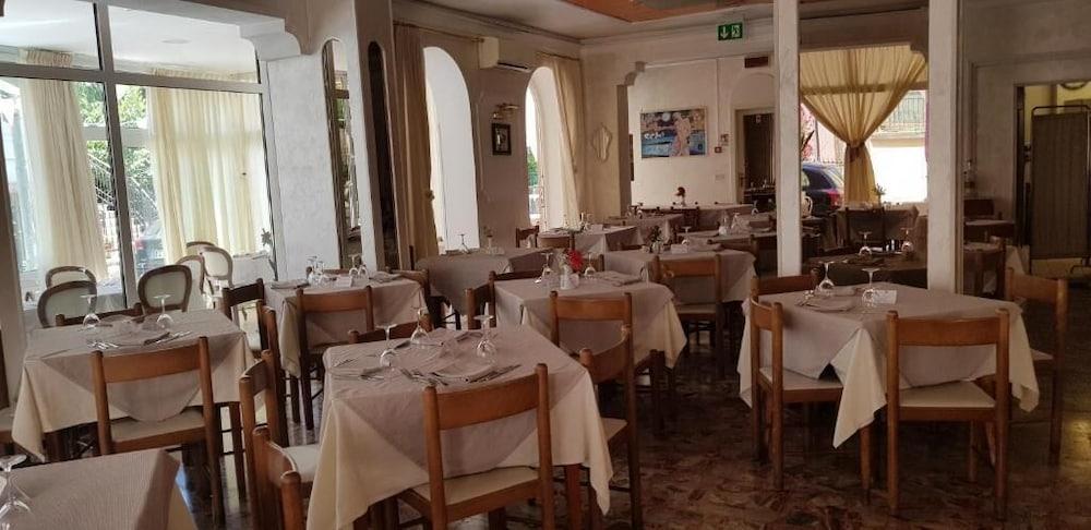 Hotel Britannia Rimini Marina Centro المظهر الخارجي الصورة