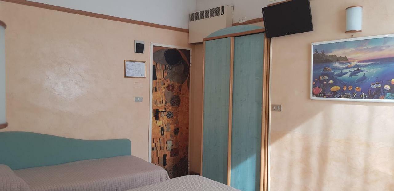 Hotel Britannia Rimini Marina Centro المظهر الخارجي الصورة